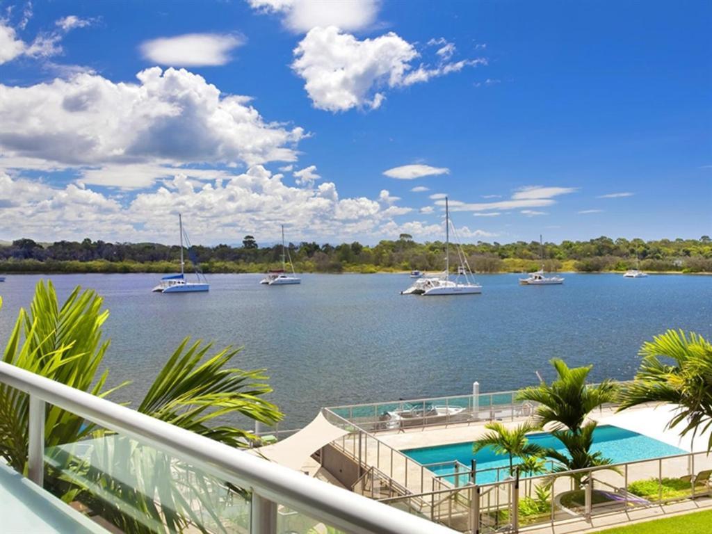 Noosa Shores Resort Экстерьер фото